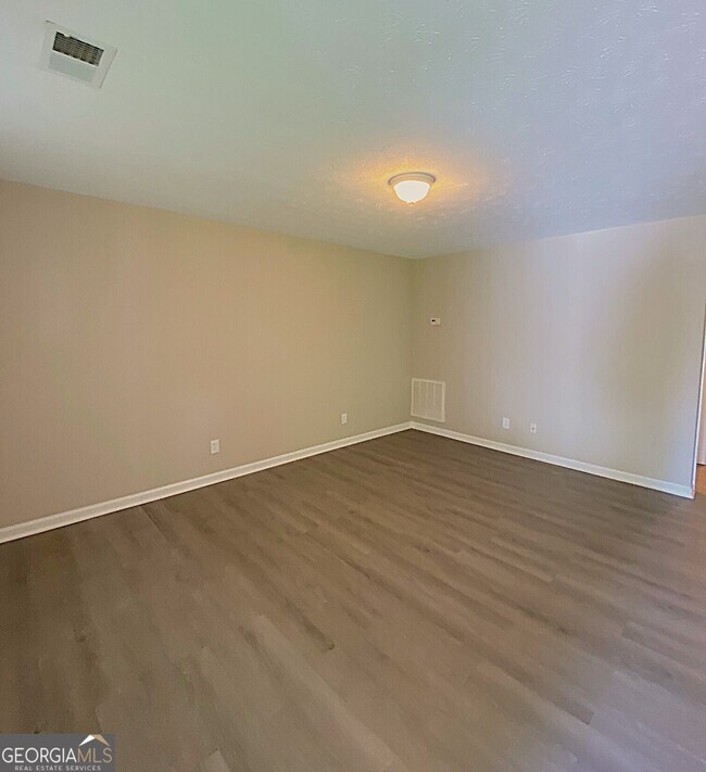 Building Photo - 191 Harvell Dr