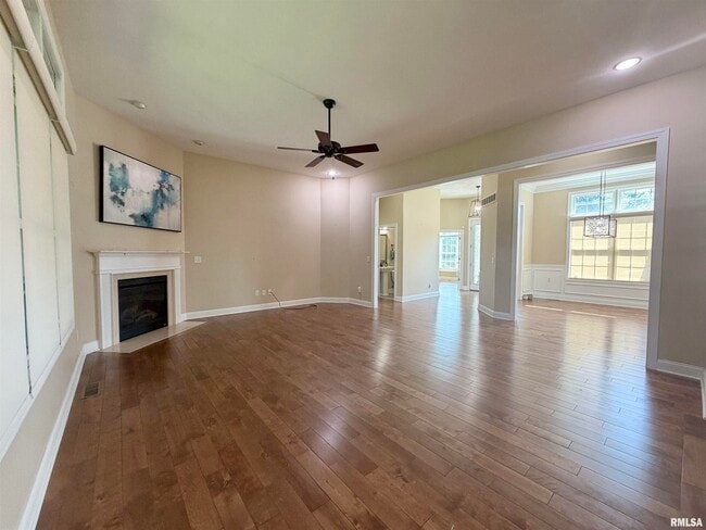 Building Photo - 1805 Blue Stone Dr
