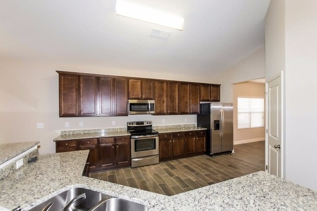 Building Photo - 2811 Santiago Cir
