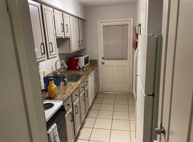 Foto del edificio - 3303 W Greenridge Dr