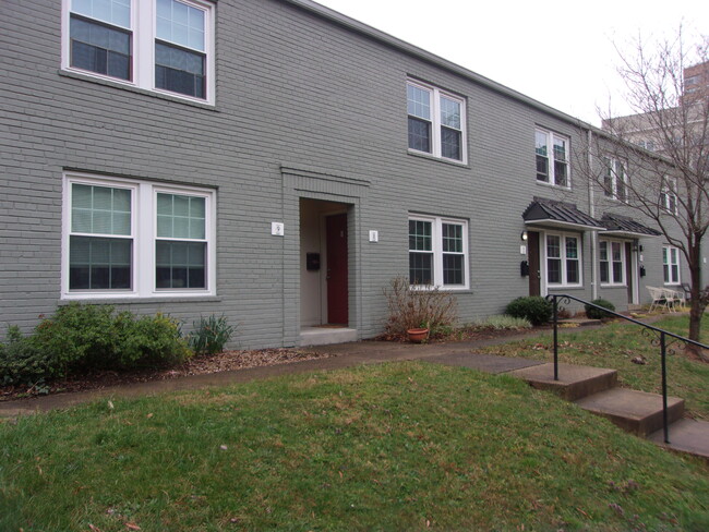 Building Photo - 740 N Monroe St