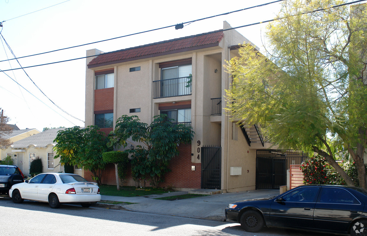 Primary Photo - 904 E Lomita Ave