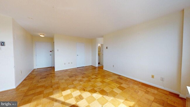 Building Photo - 6641 Wakefield Dr