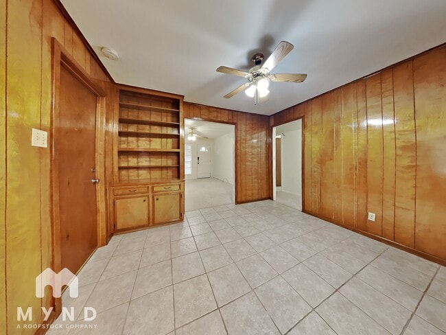 Building Photo - 1502 Maple St