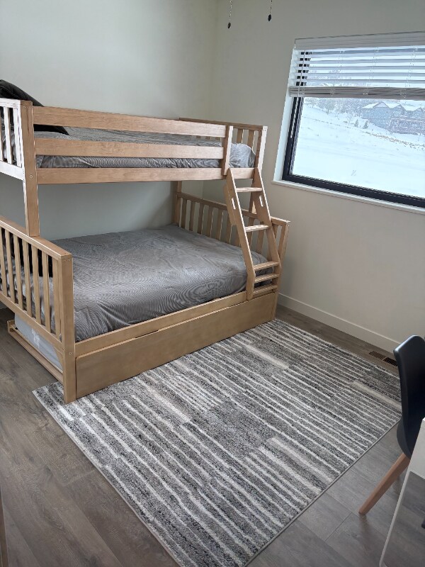 Foto del edificio - 18 Pine Dr