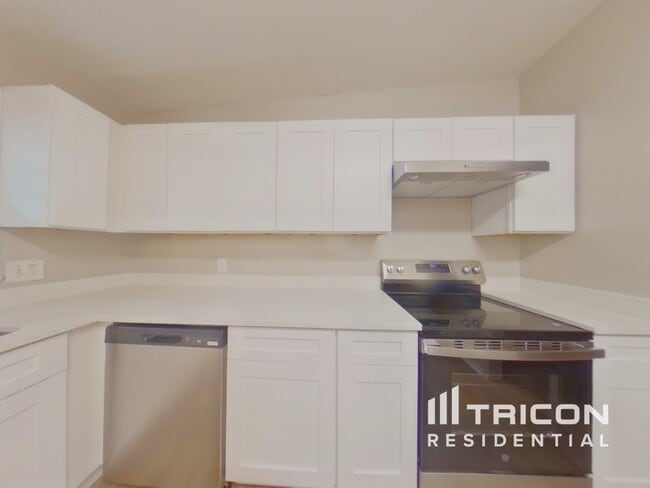 Building Photo - 2087 Meadowbrook Dr SW