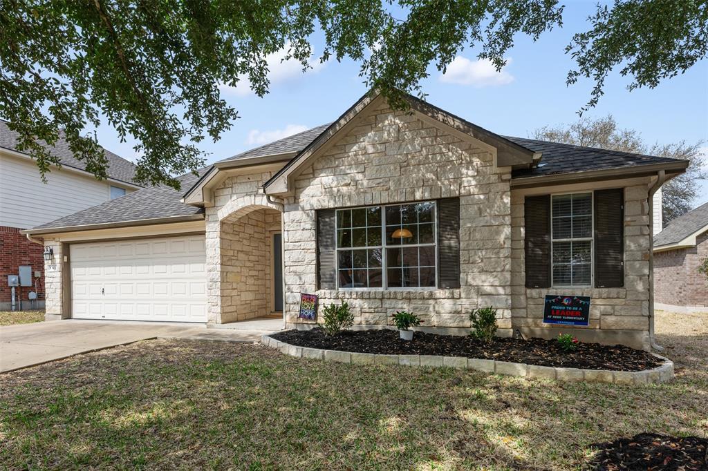 Foto principal - 601 Pebblestone Walk Dr