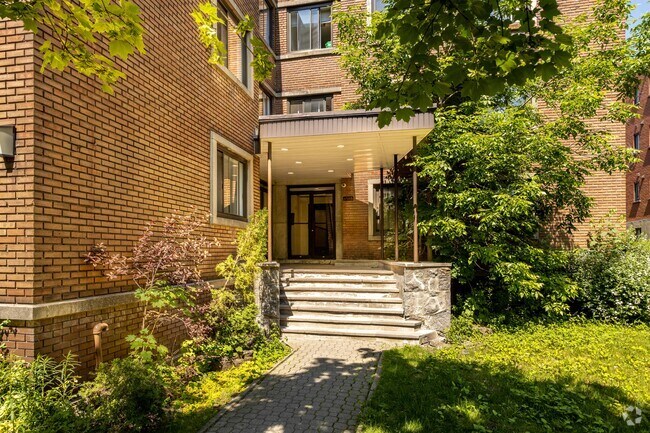 Building Photo - 4505-4515 Av Dupuis