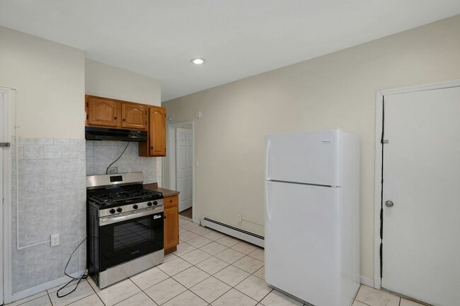 Building Photo - 496 S 21st St