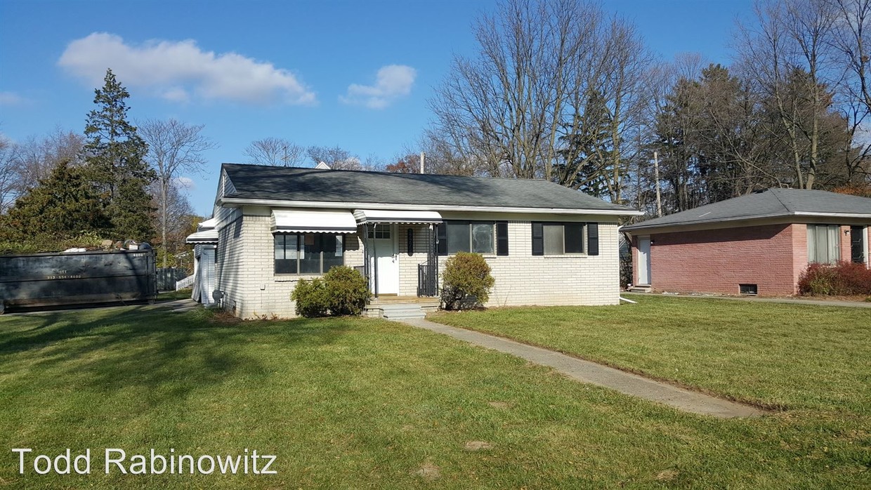 Foto principal - 27272 Emmett St