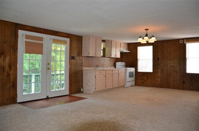 Building Photo - 202 Magnolia Pl