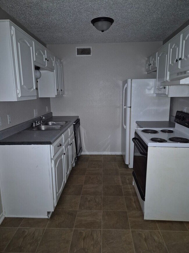 Foto del edificio - 1421 S 12th St