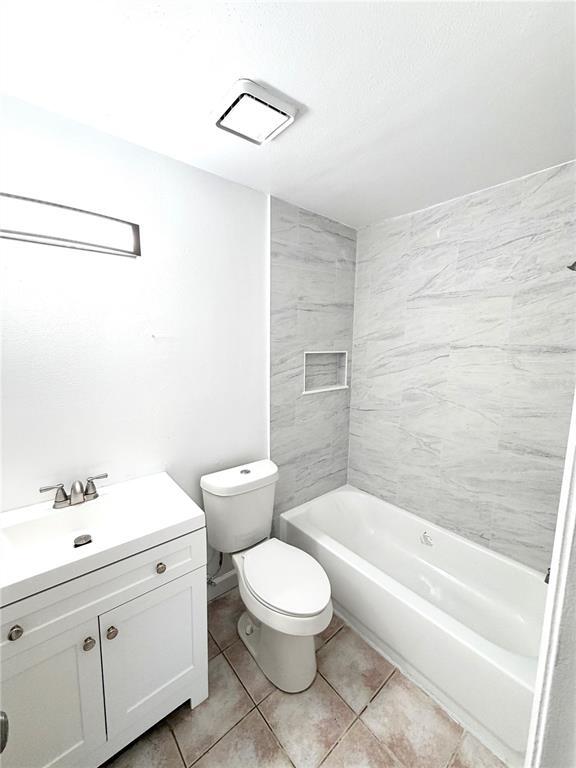 Building Photo - 9926 River Crest Ct