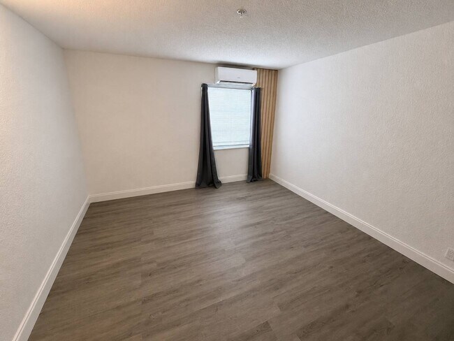 Foto del edificio - 4251 NW 5th St