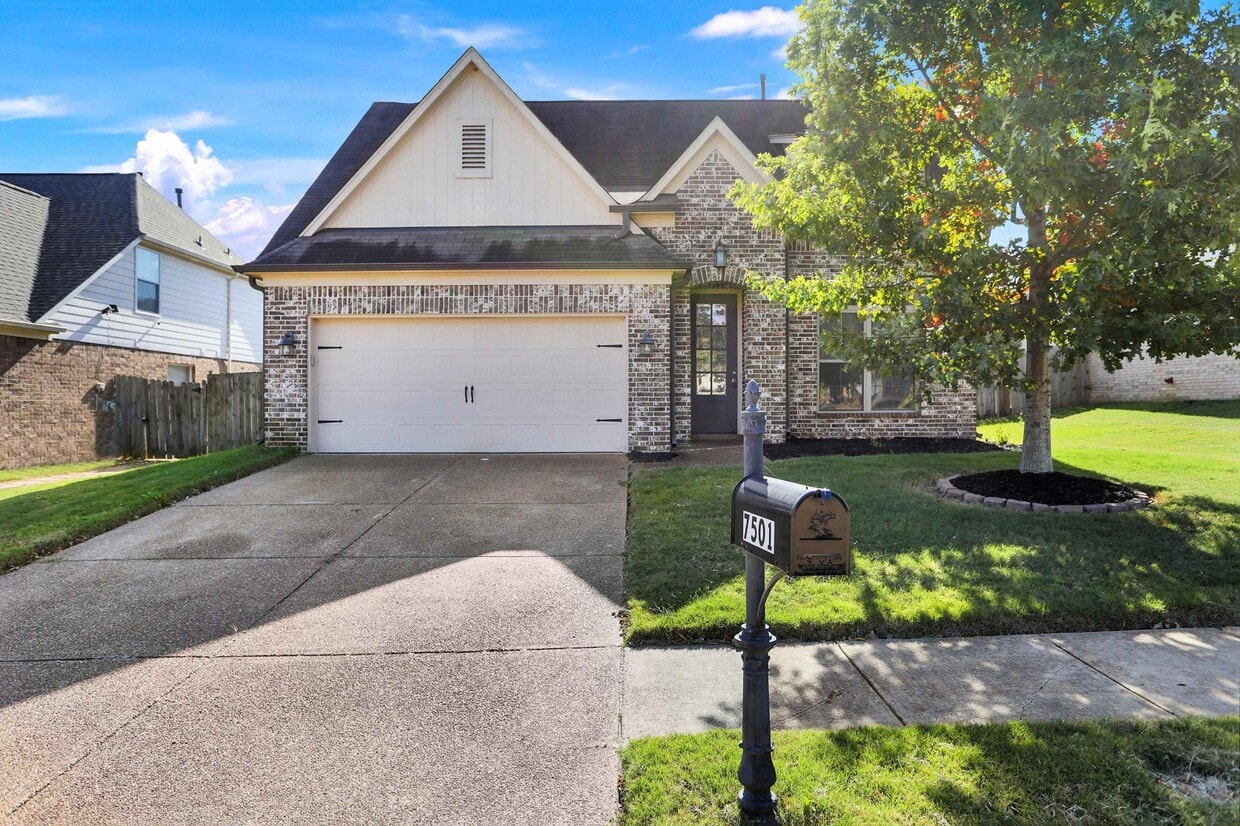 Primary Photo - 7501 Bronze Dr