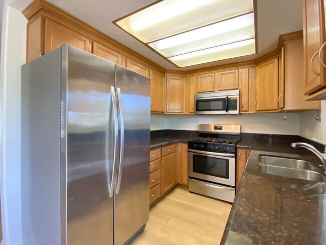 Foto del edificio - 2 Bedroom, 2 Bath, Downstairs Condo!