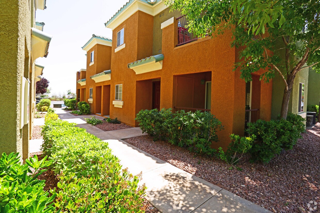 Foto principal - Durango Canyon Apartments