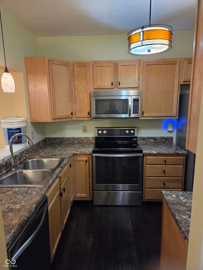 Foto del edificio - 1012 Grovewood Dr