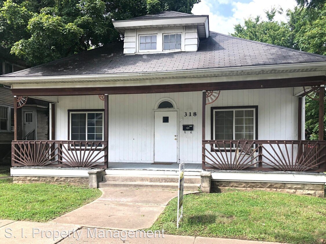 Primary Photo - 5 br, 2 bath House - 318 W. Walnut