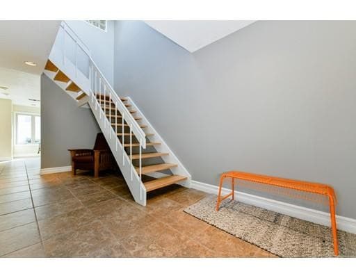 Building Photo - 4 Fresh Pond Pl