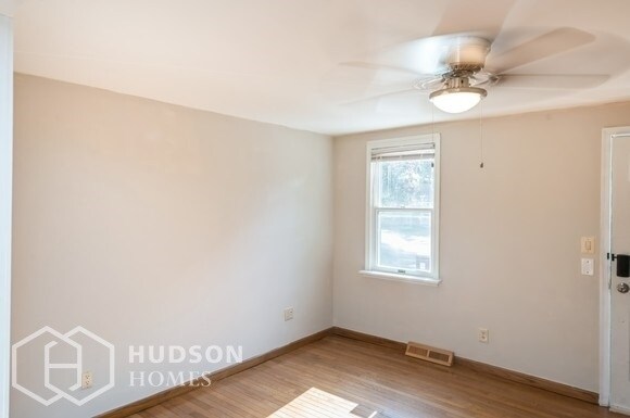Building Photo - AVAILABLE NOW! - 121 S East St, Carlisle, ...