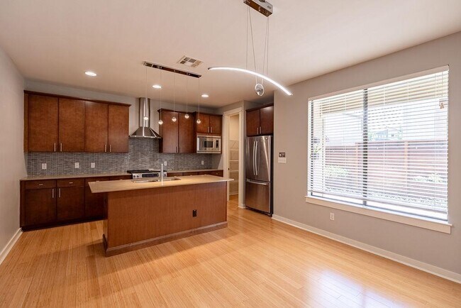 Foto del edificio - 3107 Corbin Ln