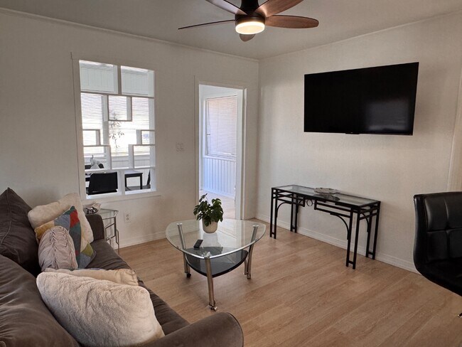 Foto del edificio - 2512 W Rio Vista Ave