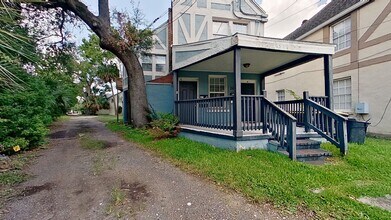 Building Photo - 2671-2673 Forbes St