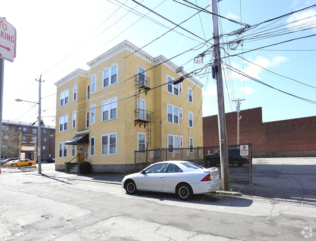 Building Photo - 15 Gordon St