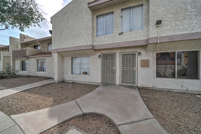 Photo - 3840 North 43rd Avenue Apartment