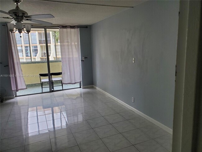 Foto del edificio - 601 Three Islands Boulevard