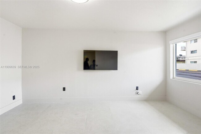 Foto del edificio - 13200 NE 7th Ave