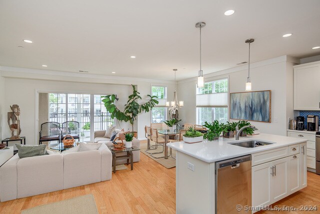 Foto del edificio - 412 Center Meadow Ln