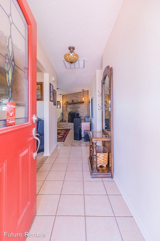 Building Photo - 3 br, 2 bath House - 1903 Ocotillo Dr
