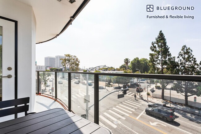 Foto del edificio - 1539 Purdue Ave