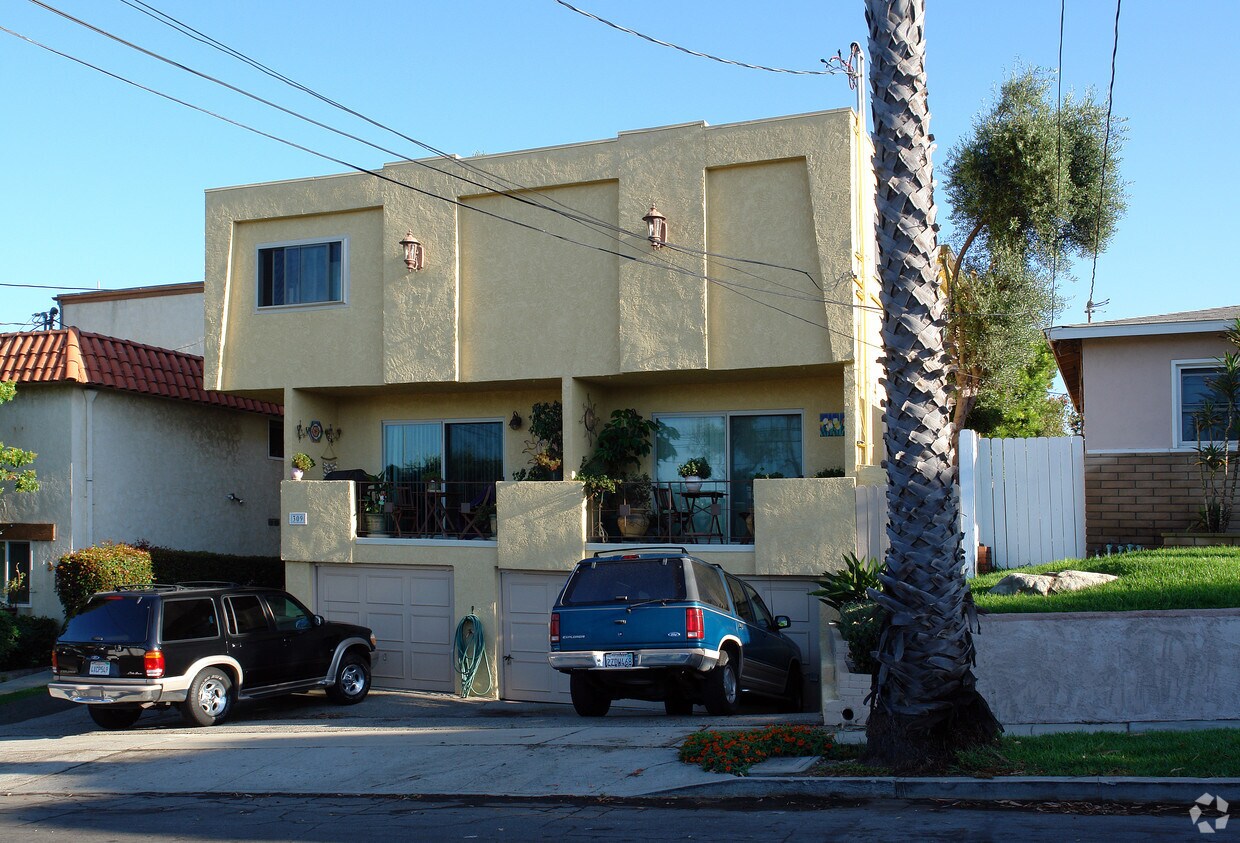 Primary Photo - 309 W Palm Ave
