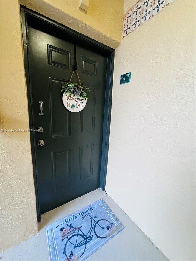 Foto del edificio - 18314 NW 68th Ave