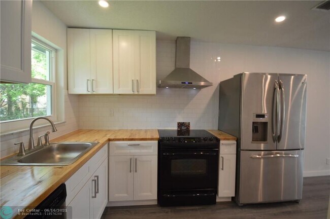 Foto del edificio - 7900 NW 37th Dr