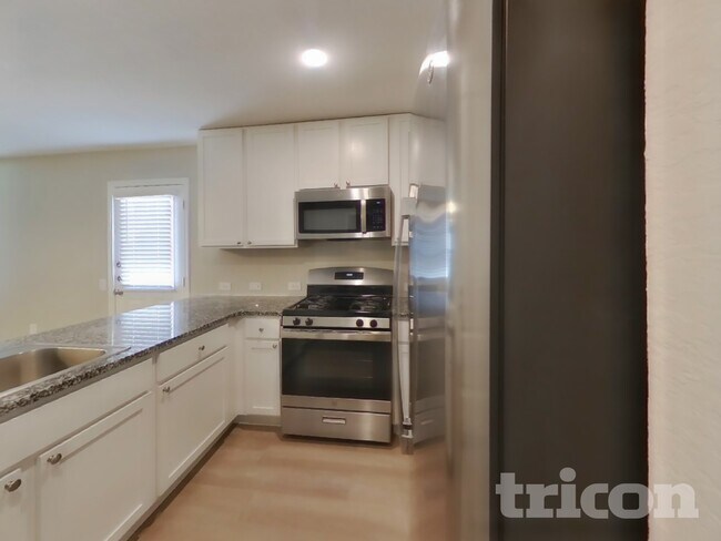 Foto del edificio - 5711 Raven Pl