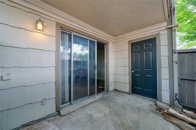 Building Photo - 6001 Reims Rd