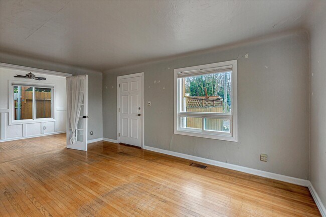 Building Photo - 11420 Roseberg Ave S