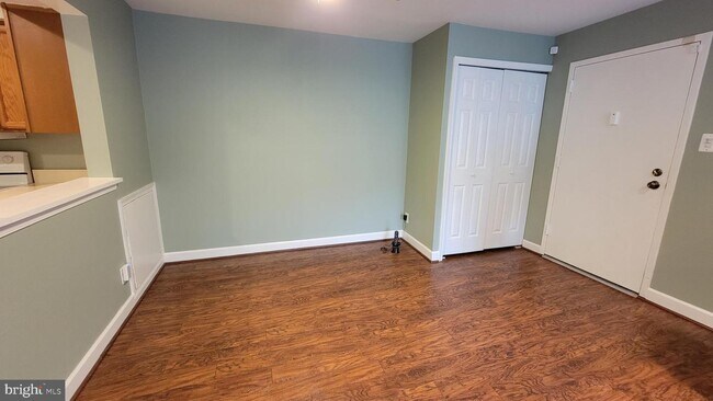 Building Photo - 20330 Beaconfield Terrace