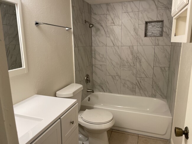 Bathroom - 9170 Forest Ln