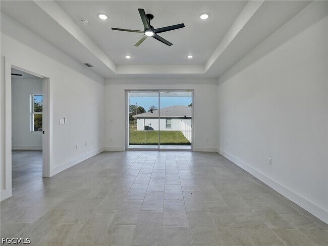 Foto del edificio - 918 Eisenhower Blvd