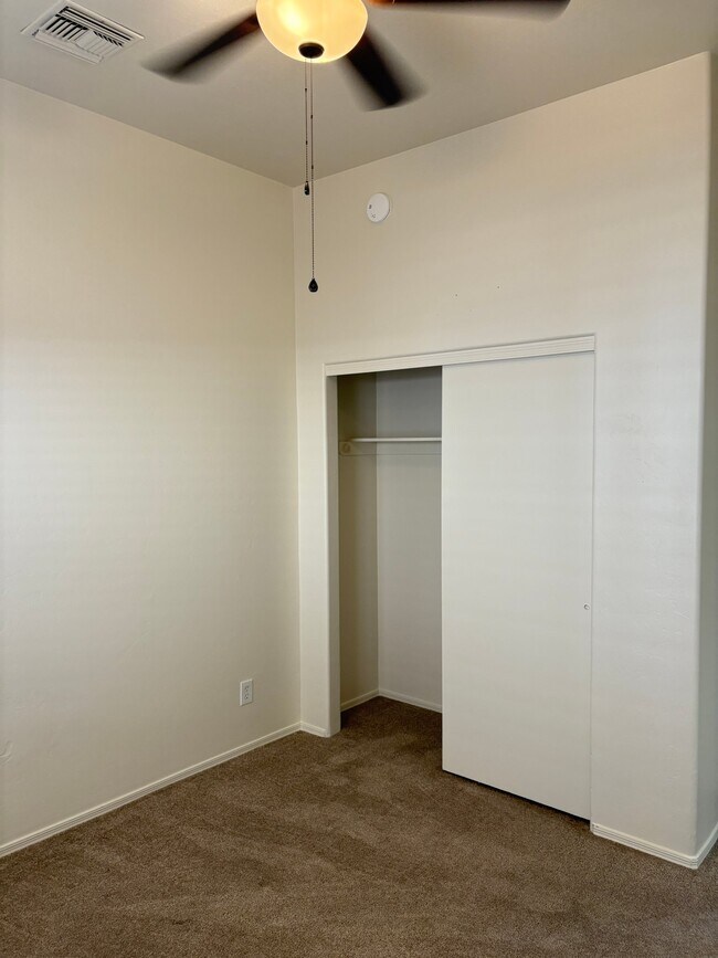 Building Photo - 8519 E Seabury Ct