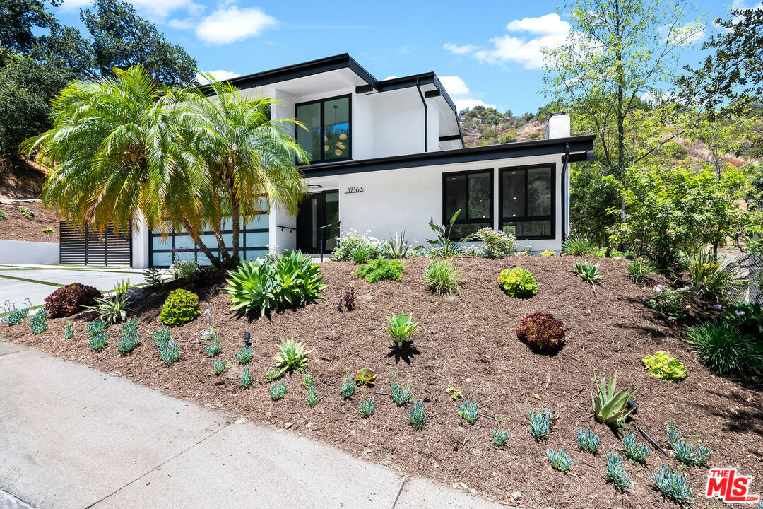 Primary Photo - 17163 Clemons Dr