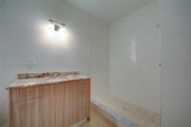 Building Photo - 709 SW 3rd St