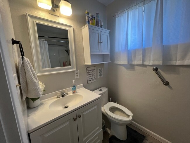 Building Photo - 7327 Sovereign Ct