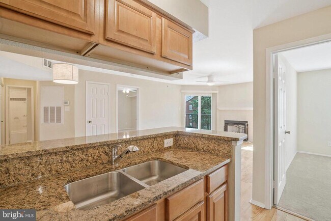 Foto del edificio - 3315 Wyndham Cir