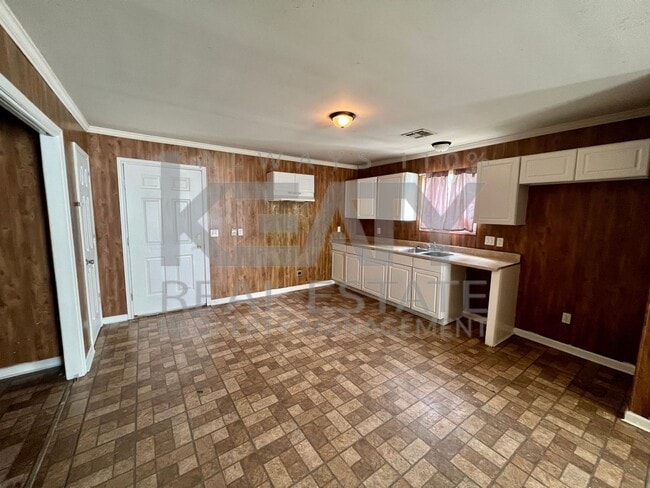 Building Photo - 3 Bed, 2 Bath House in Lafayette!